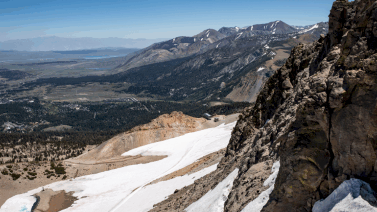 2-ski-patrollers-injured-in-avalanche-while-conducting-avalanche-mitigation-work-at-california-ski-resort
