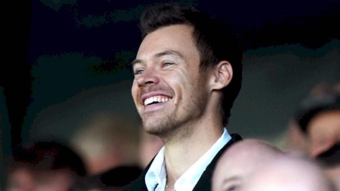 harry-styles-makes-online-return-with-surprise-youtube-release