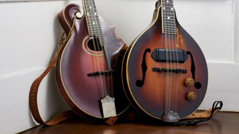 ‘sorry,-i-been-drunk’:-thief-returns-stolen-mandolins-to-new-jersey-guitar-store-with-apology-note