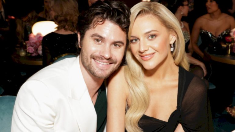 kelsea-ballerini’s-done-talking-about-her-personal-life-as-she-reunites-with-chase-stokes