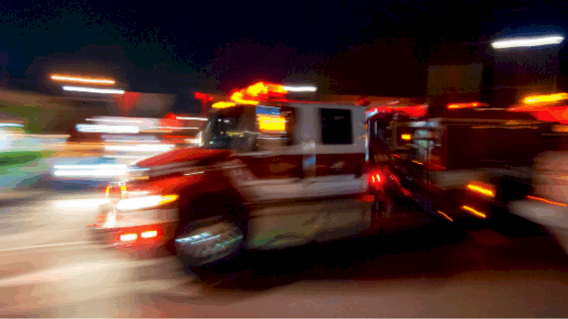 more-than-100-firefighters-battle-massive-blaze-in-denver