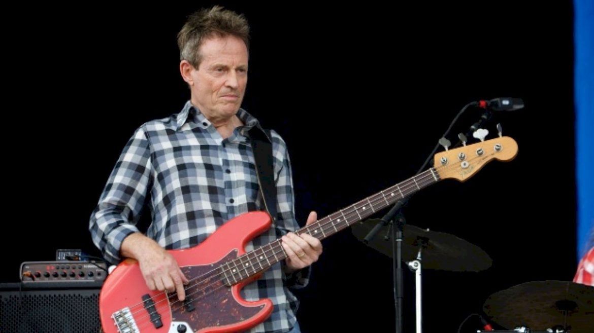 led-zeppelin’s-john-paul-jones-puts-studio-equipment-up-for-auction