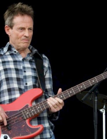 led-zeppelin’s-john-paul-jones-puts-studio-equipment-up-for-auction