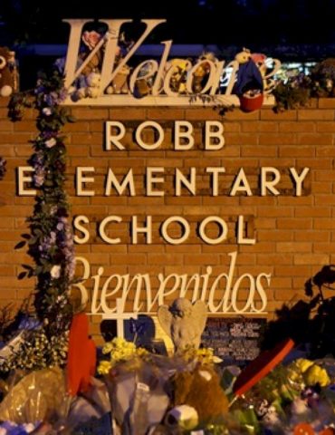 uvalde-officer-was-told-location-of-gunman-but-he-failed-to-act,-prosecutors-say