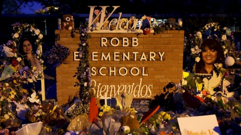 uvalde-officer-was-told-location-of-gunman-but-he-failed-to-act,-prosecutors-say