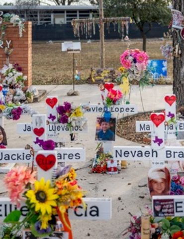 uvalde-officer’s-trial-could-be-in-jeopardy-after-issues-with-key-witness-testimony