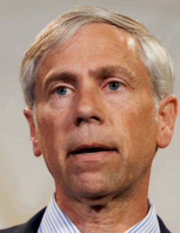 key-legal-players-in-maduro-case-include-a-92-year-old-judge-and-julian-assange’s-lawyer