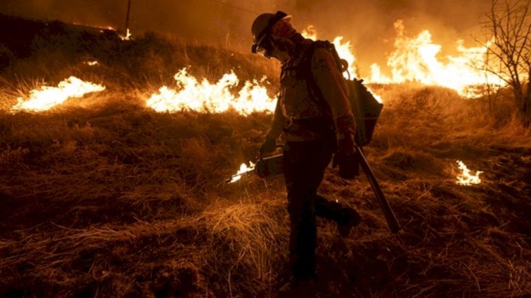 the-us-experienced-nearly-two-dozen-billion-dollar-weather-and-climate-disasters-in-2025