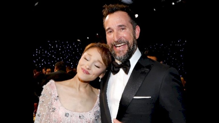 ‘the-pitt’-star-noah-wyle-says-meeting-ariana-grande-was-like-meeting-‘royalty’