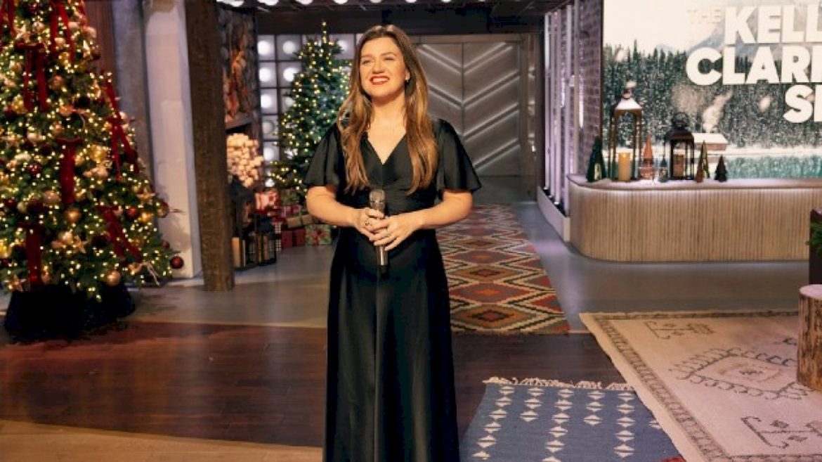 kelly-clarkson-heading-back-to-texas-for-houston-livestock-show-&-rodeo