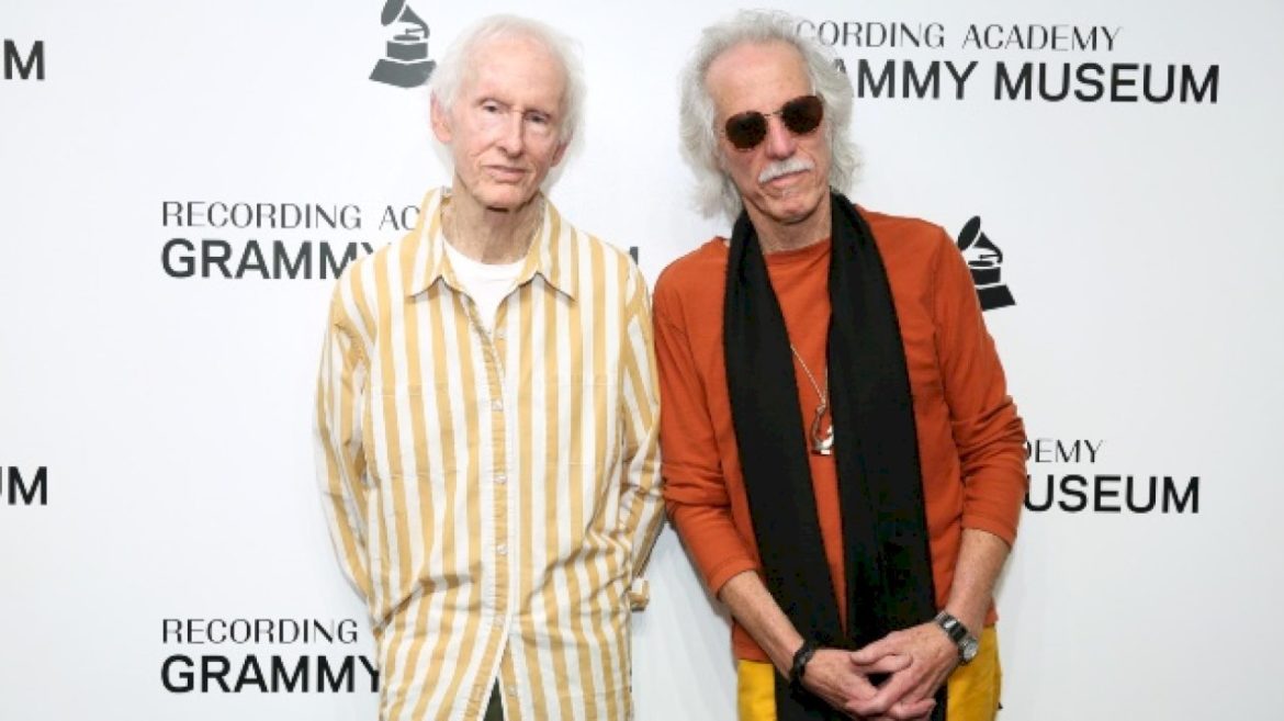 the-doors’-john-densmore-&-robby-krieger-team-with-playing-for-change-for-new-take-on-‘riders-on-the-storm’
