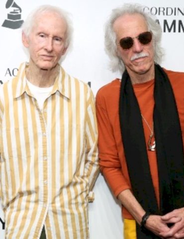 the-doors’-john-densmore-&-robby-krieger-team-with-playing-for-change-for-new-take-on-‘riders-on-the-storm’