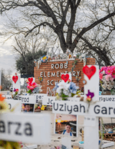 uvalde-jurors-see-graphic-photos-from-classroom-where-students-were-killed