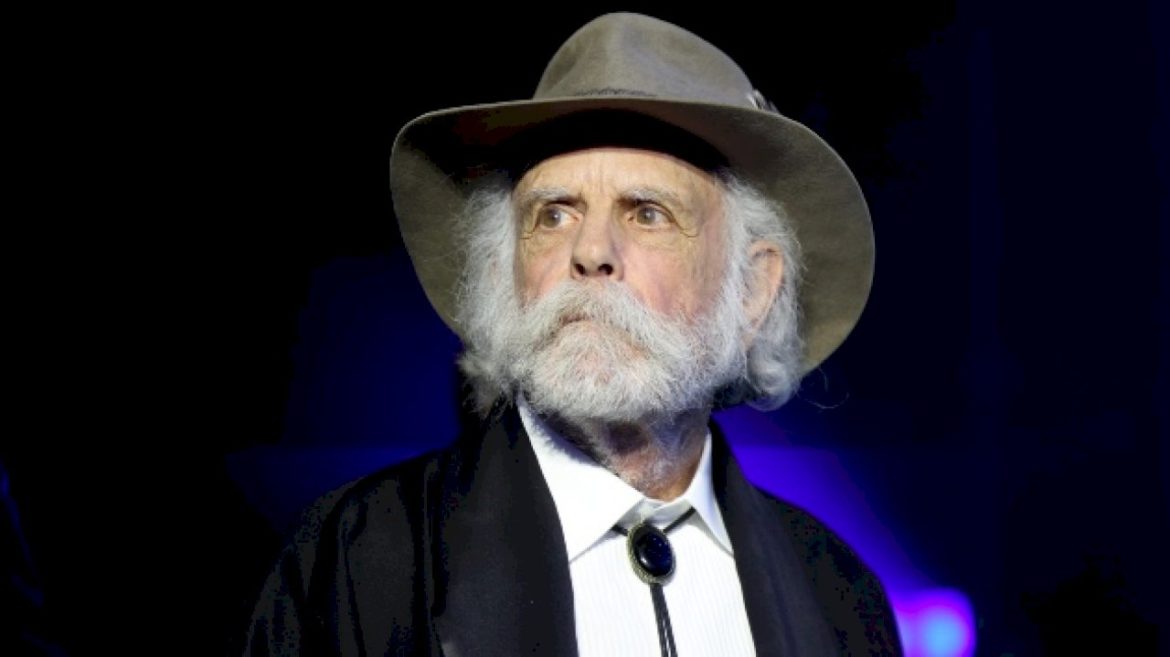 tributes-pour-in-for-grateful-dead-co-founder-bob-weir