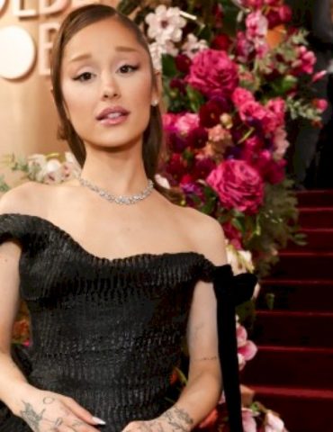 ariana-grande-‘open’-to-being-in-jennifer-lawrence-&-emma-stone’s-miss-piggy-movie