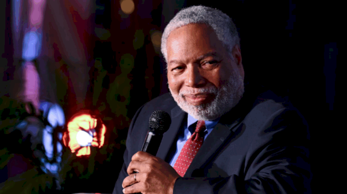 smithsonian-faces-tuesday-deadline-amid-white-house-demand-for-review