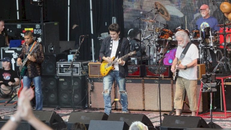 dead-&-company-oteil-burbridge-pays-tribute-to-bob-weir