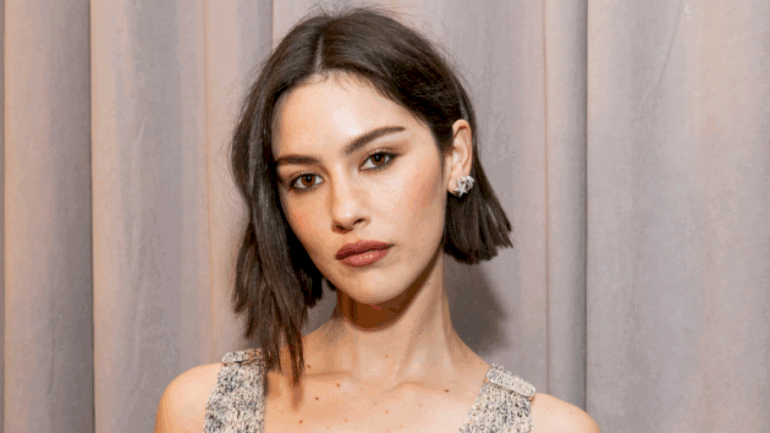 gracie-abrams-to-make-acting-debut-in-a24-film-‘please’