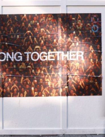 harry-styles-texts-fans-music-clip-as-anticipation-for-new-album-grows