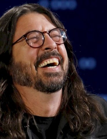 dave-grohl-celebrates-birthday-with-﻿’kimmel’-﻿performance-&-benefit-concert