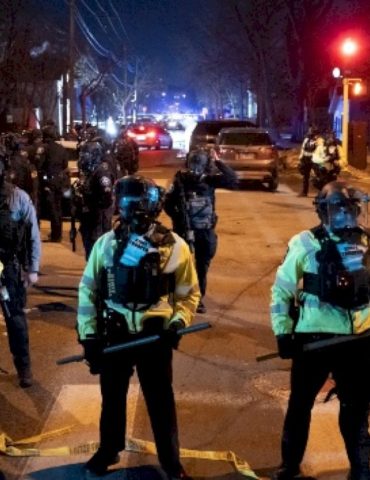 2nd-federal-officer-shooting-in-minneapolis-prompts-protests,-calls-for-calm