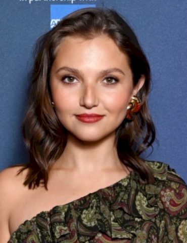 mia-mckenna-bruce-says-sam-mendes’-beatles-films-are-‘absolutely-next-level’