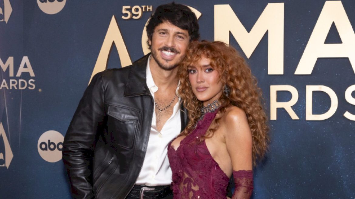 ‘two-broken-hearts’-morgan-evans-+-laci-kaye-booth-step-out-with-new-duet