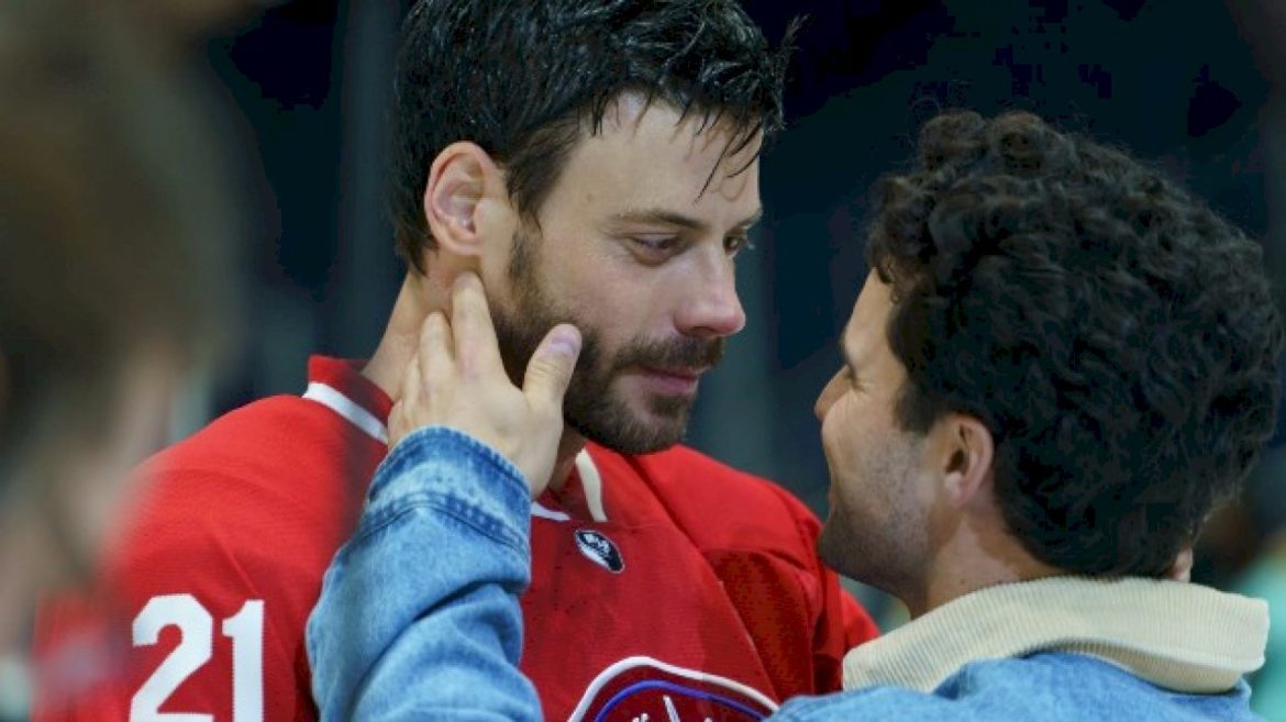‘heated-rivalry’-star,-author-talk-series-impact-as-real-life-hockey-player-comes-out