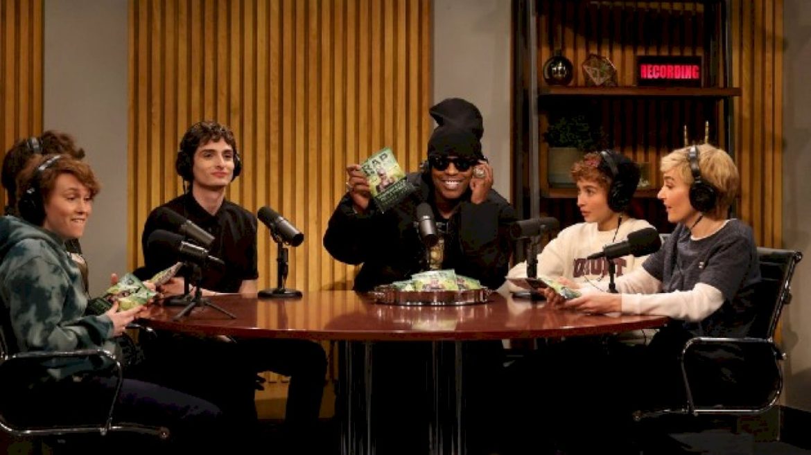 sabrina-carpenter-makes-surprise-cameo-on-‘snl’