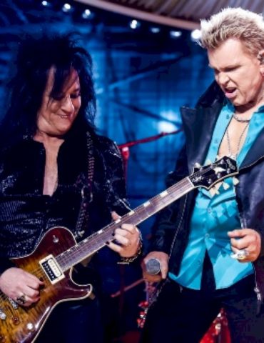 billy-idol-guitarist-steve-stevens-reveals-secret-to-idol’s-lasting-appeal