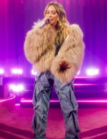 hilary-duff-plays-first-live-show-in-over-10-years