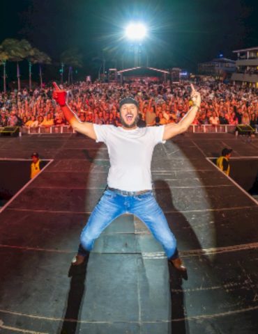 inside-the-crash-my-playa-party-luke-bryan-just-threw-in-mexico