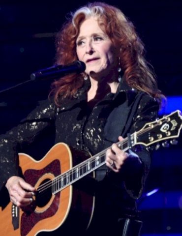 bonnie-raitt-to-play-brandi-carlile’s-echoes-through-the-canyon-concerts