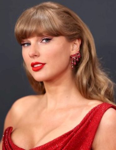 taylor-swift-to-be-youngest-woman-inducted-into-songwriters-hall-of-fame