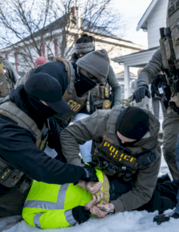 ice-memo-allows-agents-to-enter-homes-without-judicial-warrant:-whistleblower-complaint