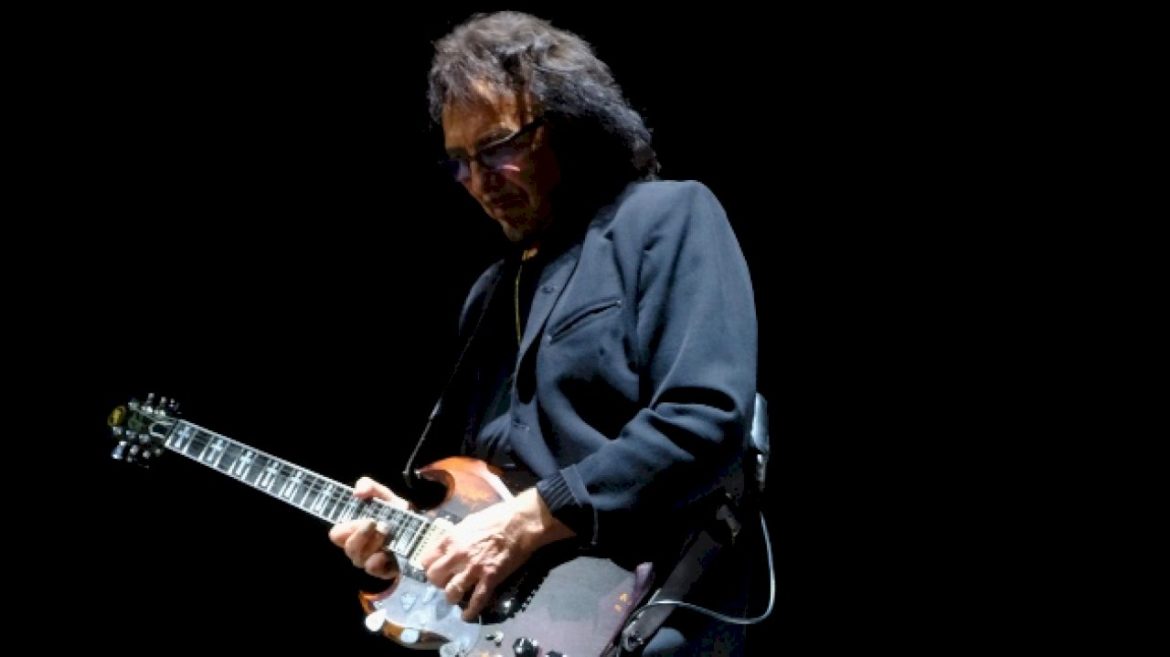 tony-iommi-guitar-raises-over-$60,000-for-cancer-charity