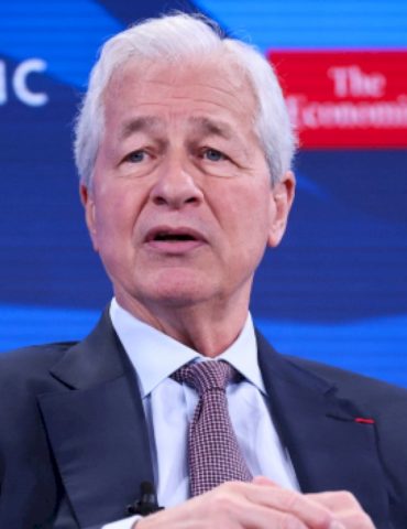 trump-sues-jamie-dimon,-jpmorgan-chase-for-alleged-‘political’-account-closures