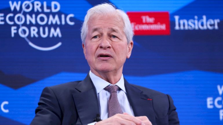 trump-sues-jamie-dimon,-jpmorgan-chase-for-alleged-‘political’-account-closures