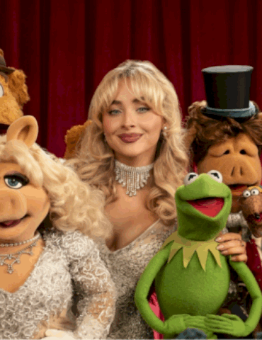 kermit,-miss-piggy-and-sabrina-carpenter-star-in-‘the-muppet-show’-official-trailer