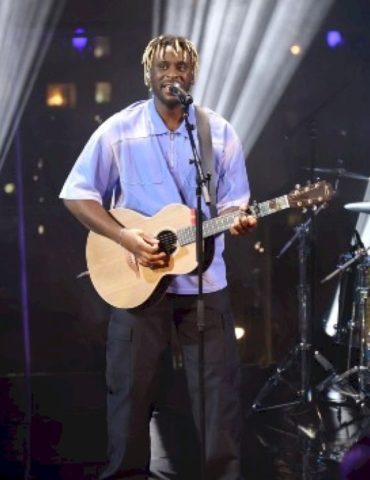 myles-smith-is-‘endlessly-grateful’-amid-record-setting-‘nice-to-meet-you’-success