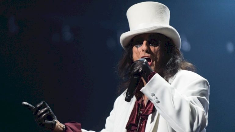 alice-cooper-announces-spring-headlining-dates