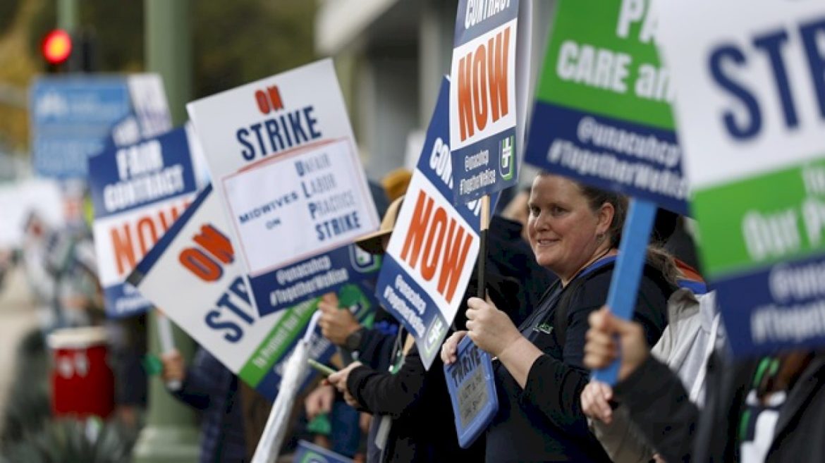 more-than-31,000-nurses,-health-care-workers-strike-at-kaiser-permanente,-arguing-for-safe-staffing-levels,-fair-wages