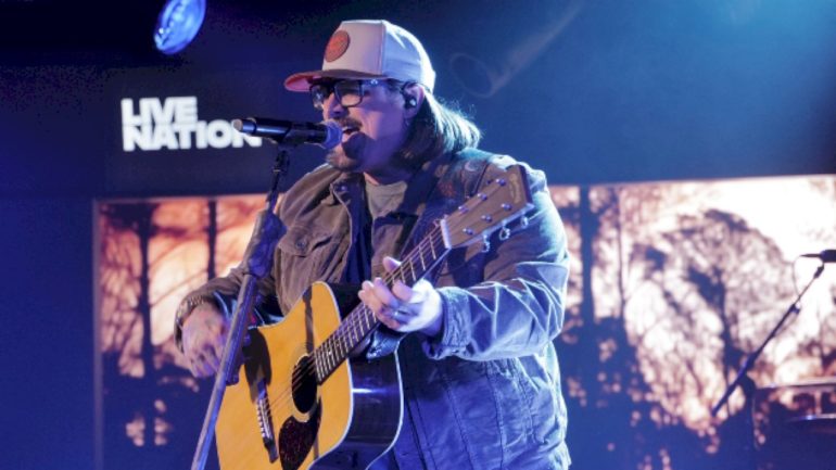 a-deer-camp-in-neshoba-county,-mississippi,-is-hardy’s-idea-of-‘country!’