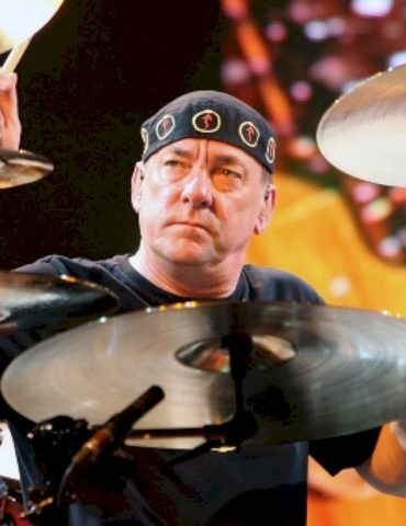 rush-to-donate-portion-of-fifty-something-tour-proceeds-to-neil-peart-memorial