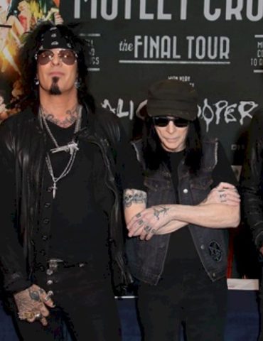 motley-crue-declares-‘decisive-victory’-over-mick-mars-in-legal-battle