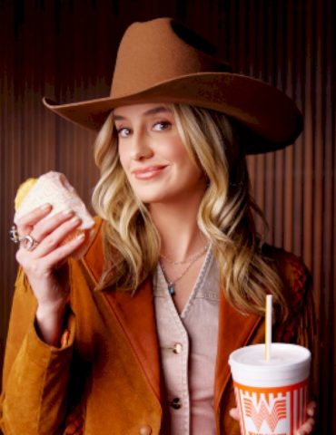 lainey-wilson’s-feeding-you-breakfast-feb.-4