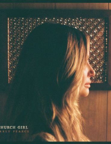 if-‘church-girl’-left-you-wondering,-carly-pearce-wants-to-talk-to-you-about-her-faith