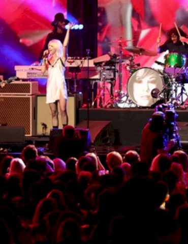 foo-fighters-perform-songs-from-mariah-carey’s-secret-grunge-album-at-musicares-person-of-the-year-gala