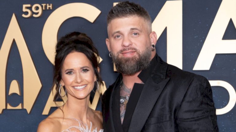 brantley-gilbert,-lee-brice-&-gabby-barrett-booked-for-all-american-halftime-show