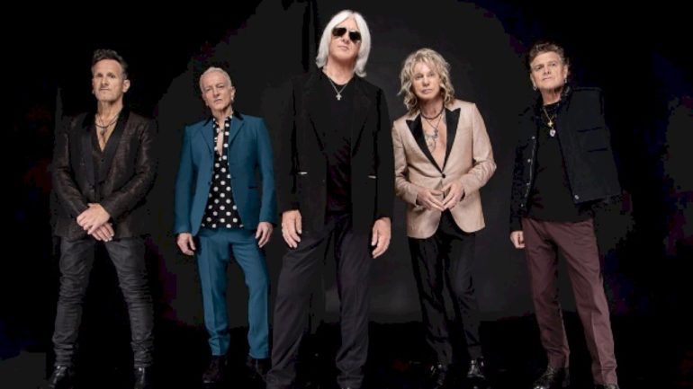 joe-elliott-says-def-leppard-is-ready-to-launch-new-‘next-level’-vegas-residency